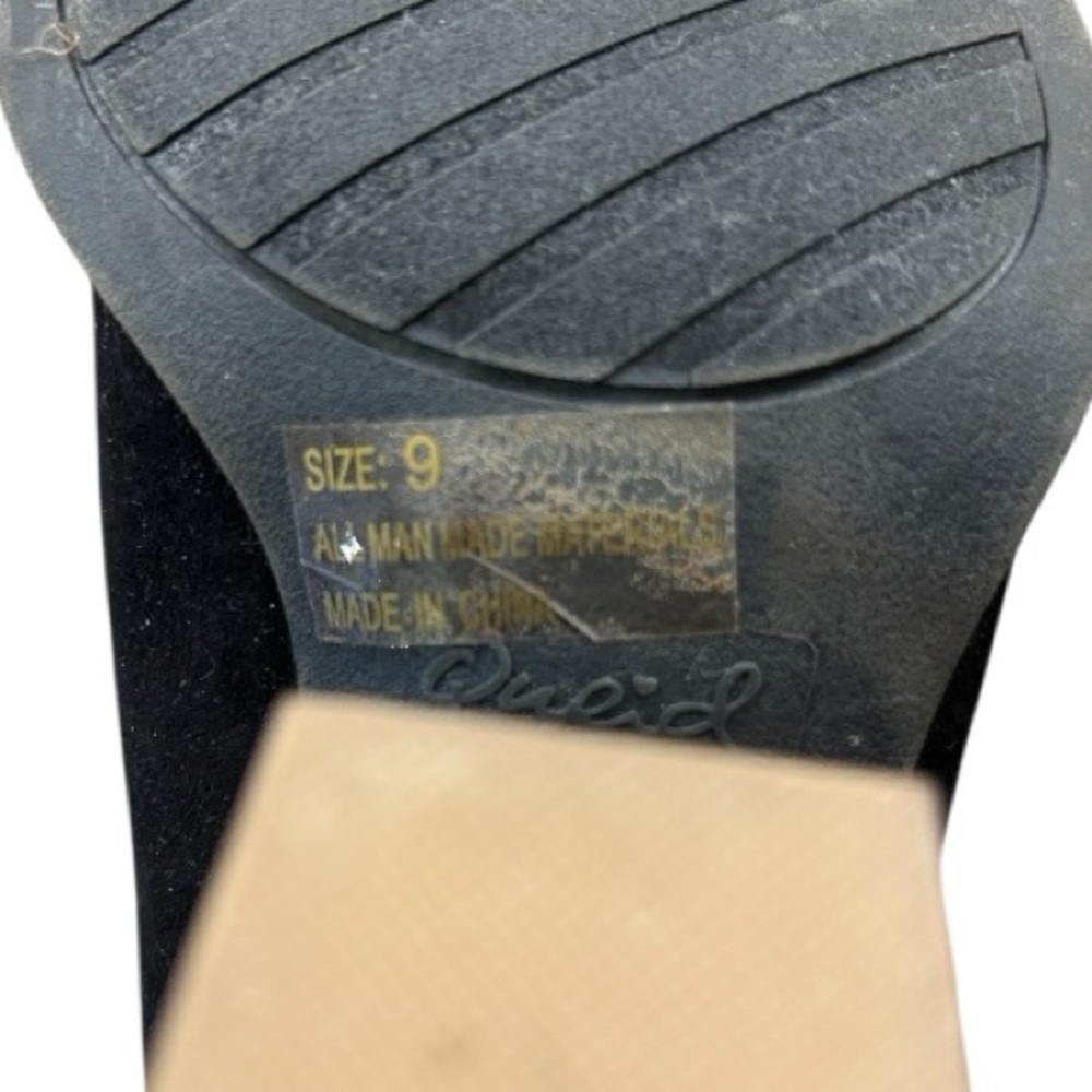 Qupid Black Faux Suede Peep Toe Stacked Heel Bootie with Feathers Women’s Size 9 - Picture 11 of 11